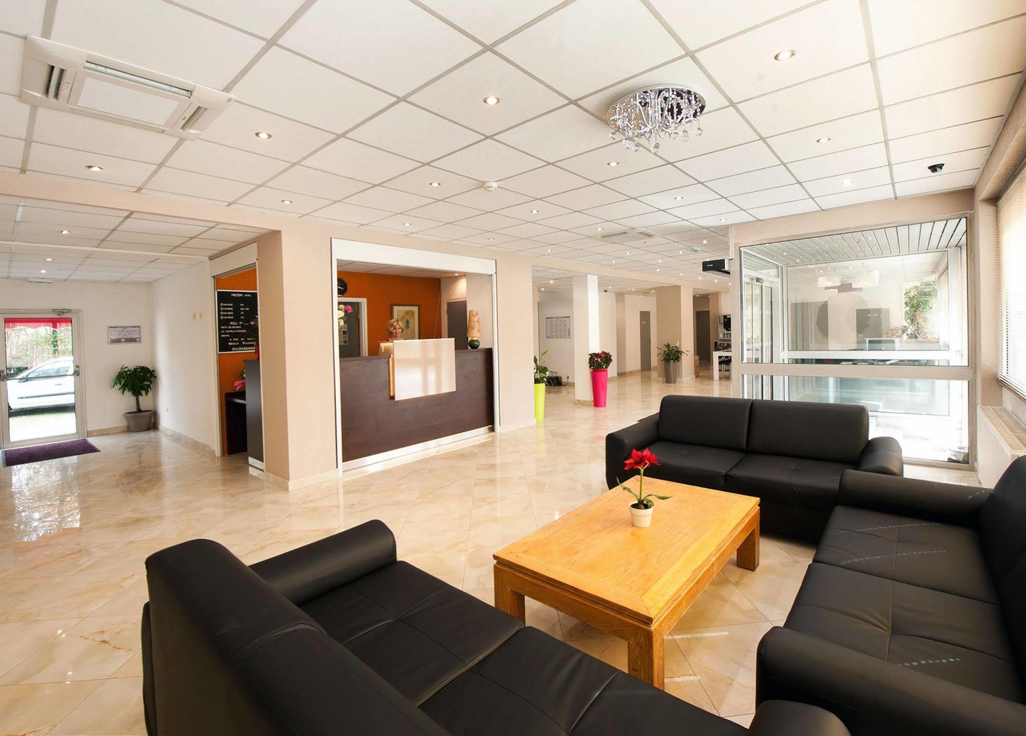 ניי-פלזאנס Milton Hotel מראה חיצוני תמונה